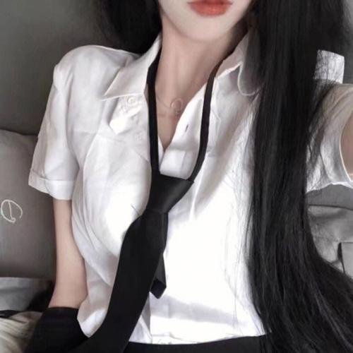 校园赛车手海报