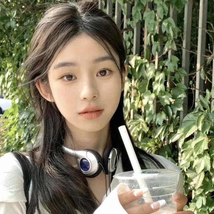 王牌英雄海报